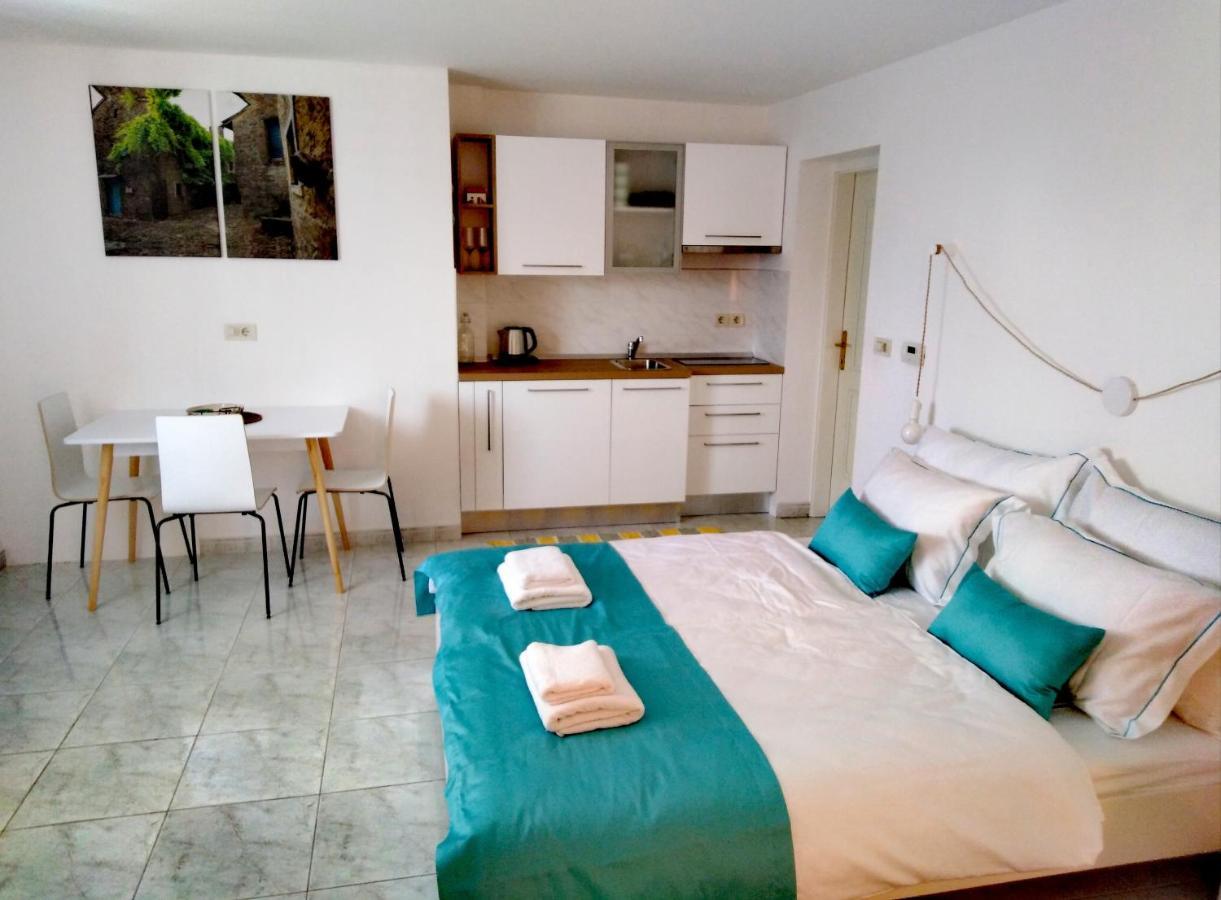 Olive Tree Apartments ウマグ エクステリア 写真